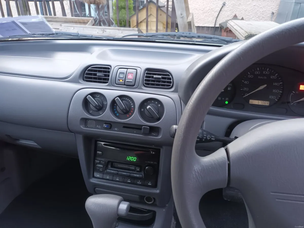 Nissan March 1L automatic - Image 2