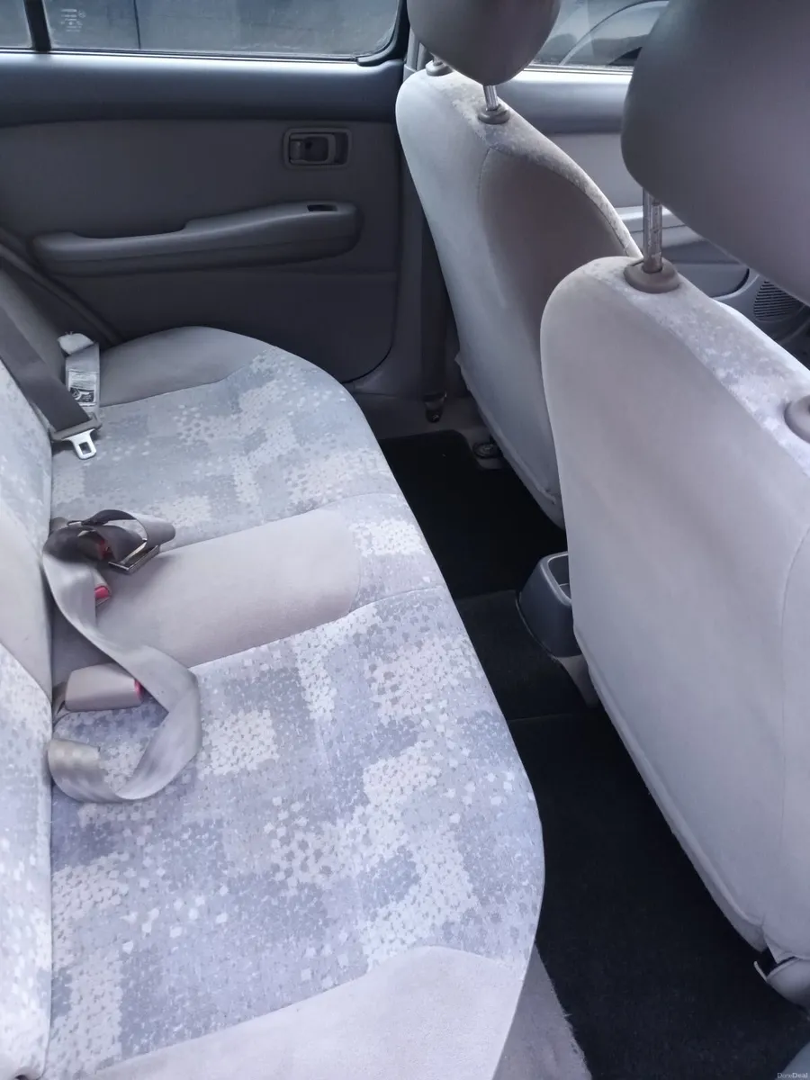 Nissan March 1L automatic - Image 4