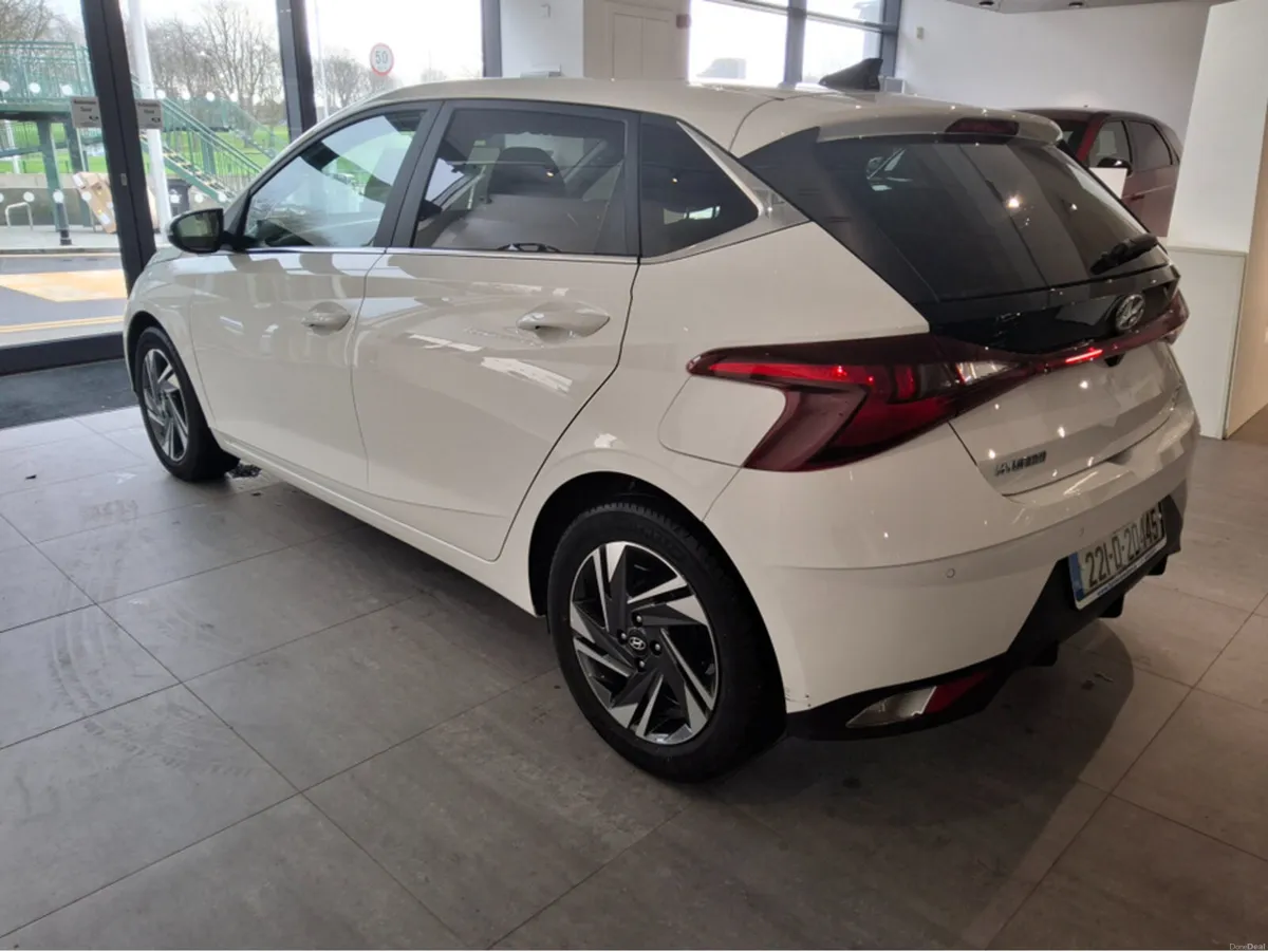 Hyundai i20 DELUXE PLUS 1.2 Petrol - Only 14,000 K - Image 3