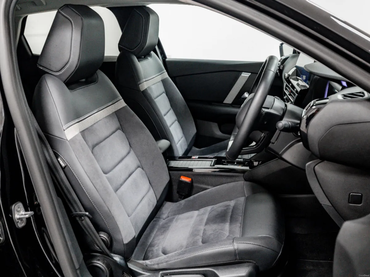 Citroen C4 ë-Series 50kWh Auto 136HP - Image 3