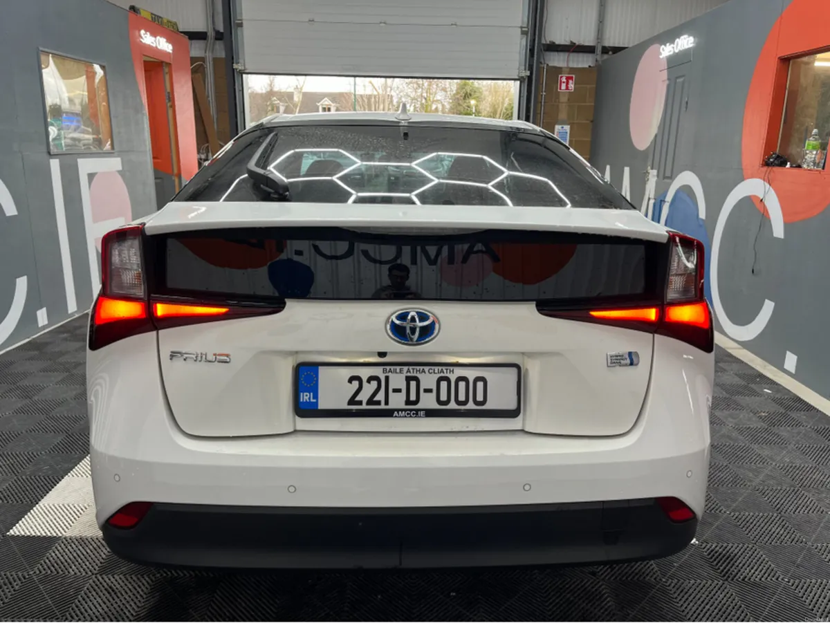 Toyota Prius 2022 TOYOTA PRIUS S 1.8 AUTOMATIC / C - Image 4