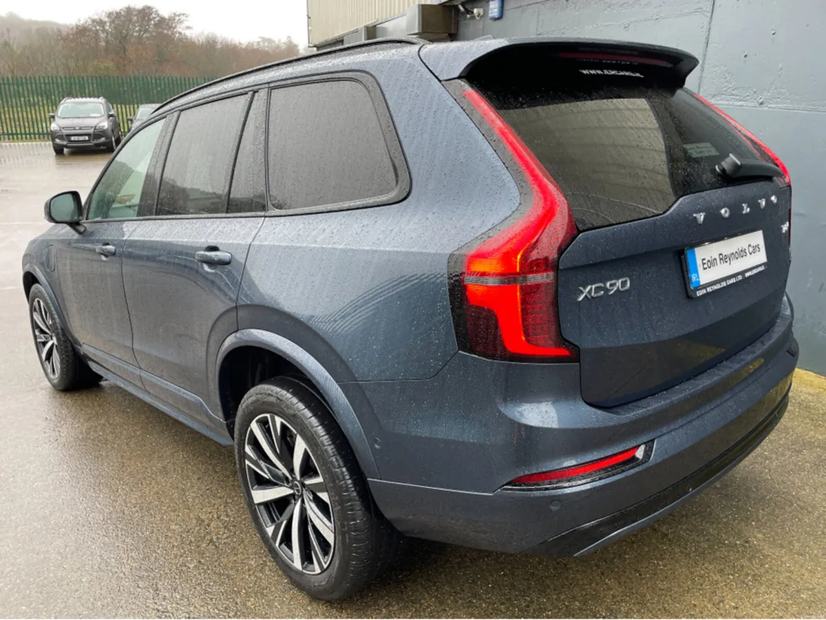 Volvo XC90 251 T8 PHEV AWD AUTO PLUS DARK 7SEAT NE - Image 4