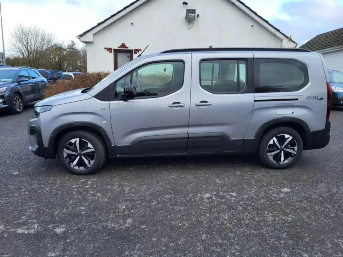 Wheelchair Taxi Peugeot Rifter 2025 - Image 4