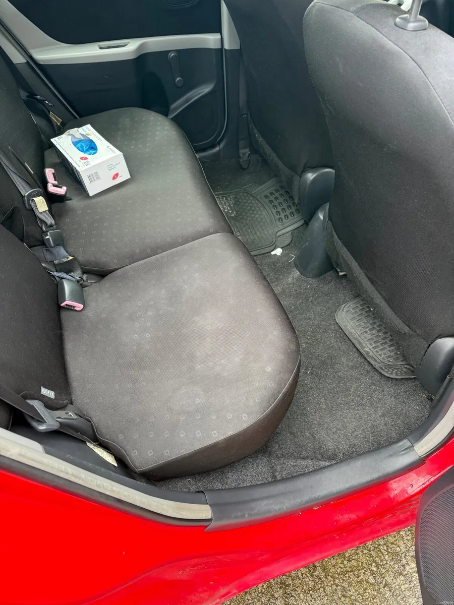 Toyota Yaris 2006 - Image 3