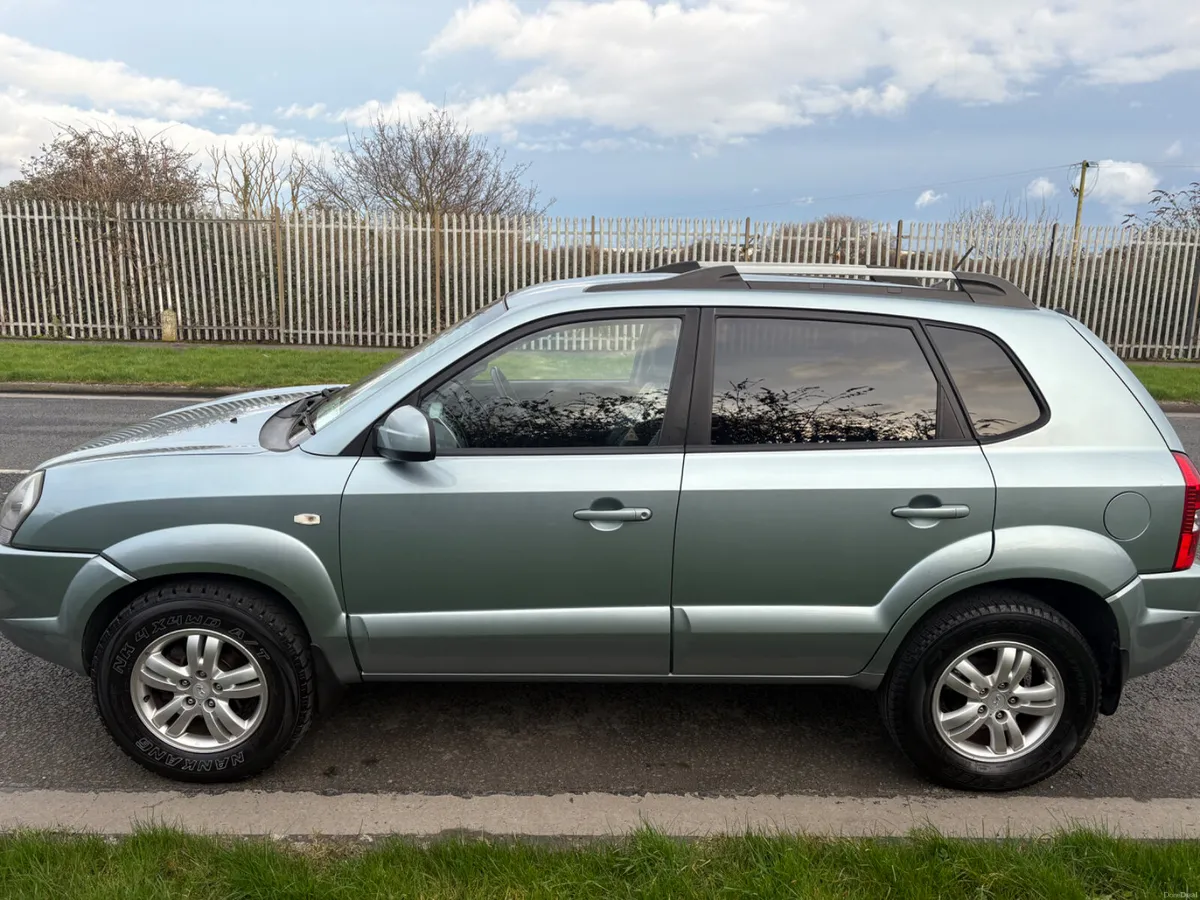 Hyundai Tucson 2008 tax and tested for the year - Image 4