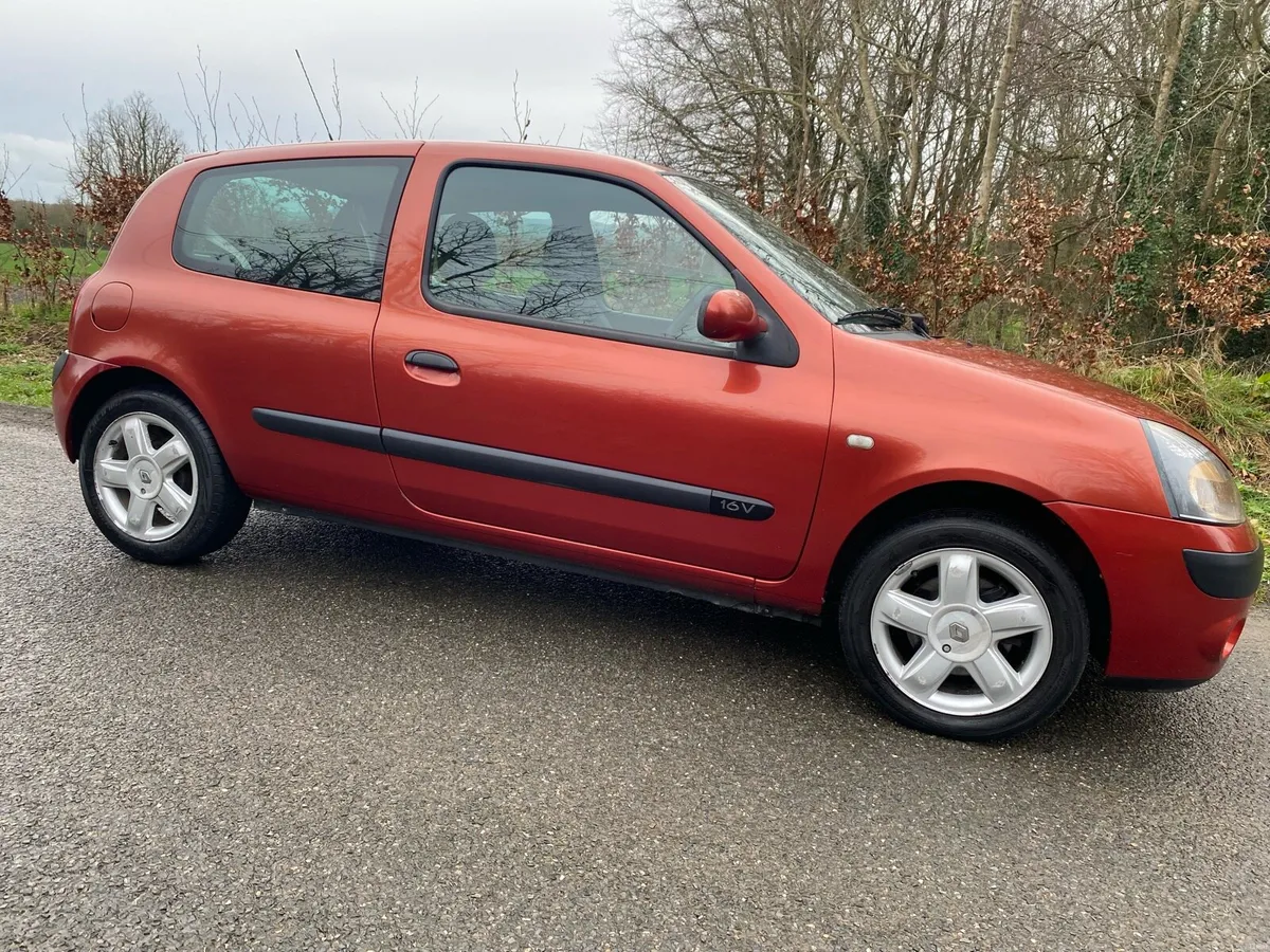 RENAULT CLIO 3 NEW NCT 2027 CAR IS NEW MINT - Image 3