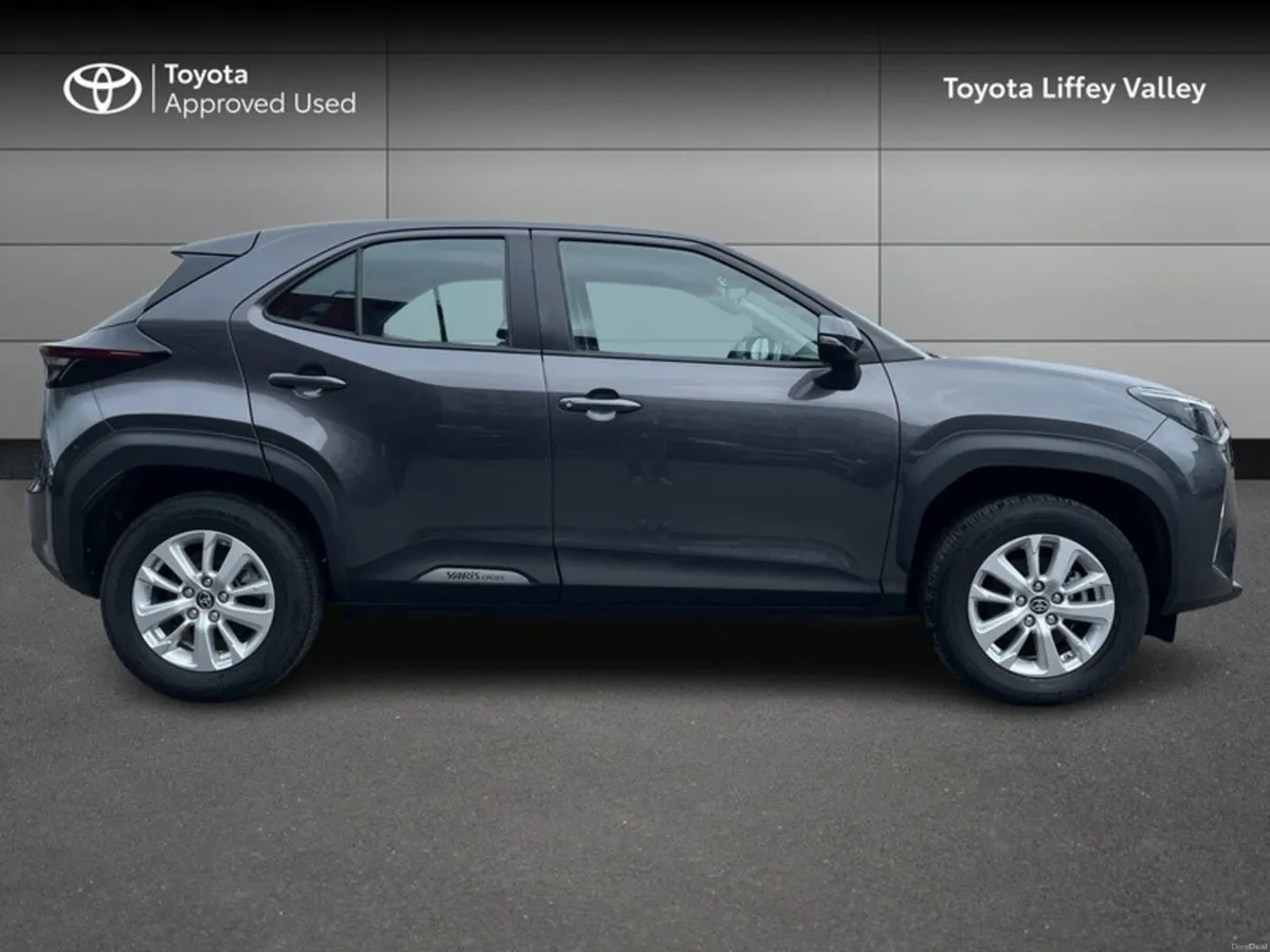 Toyota Yaris Cross YARIS CROSS LUNA - Image 3