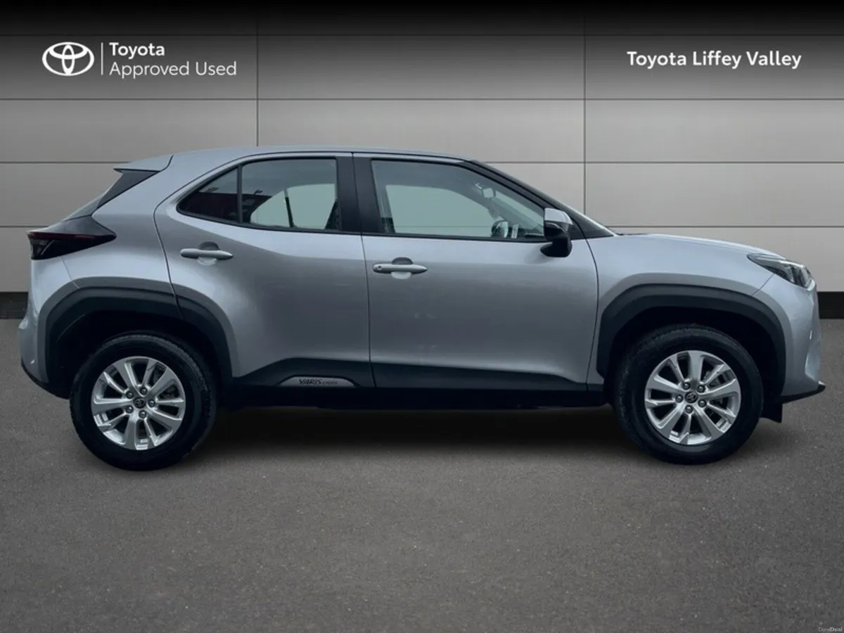 Toyota Yaris Cross YARIS CROSS LUNA - Image 3