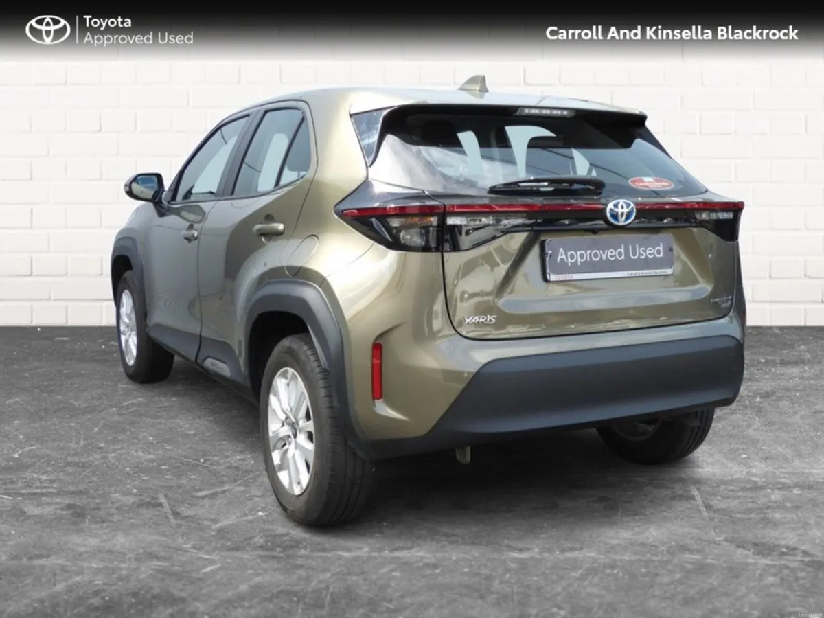 Toyota Yaris Cross Hybrid Luna - Image 2