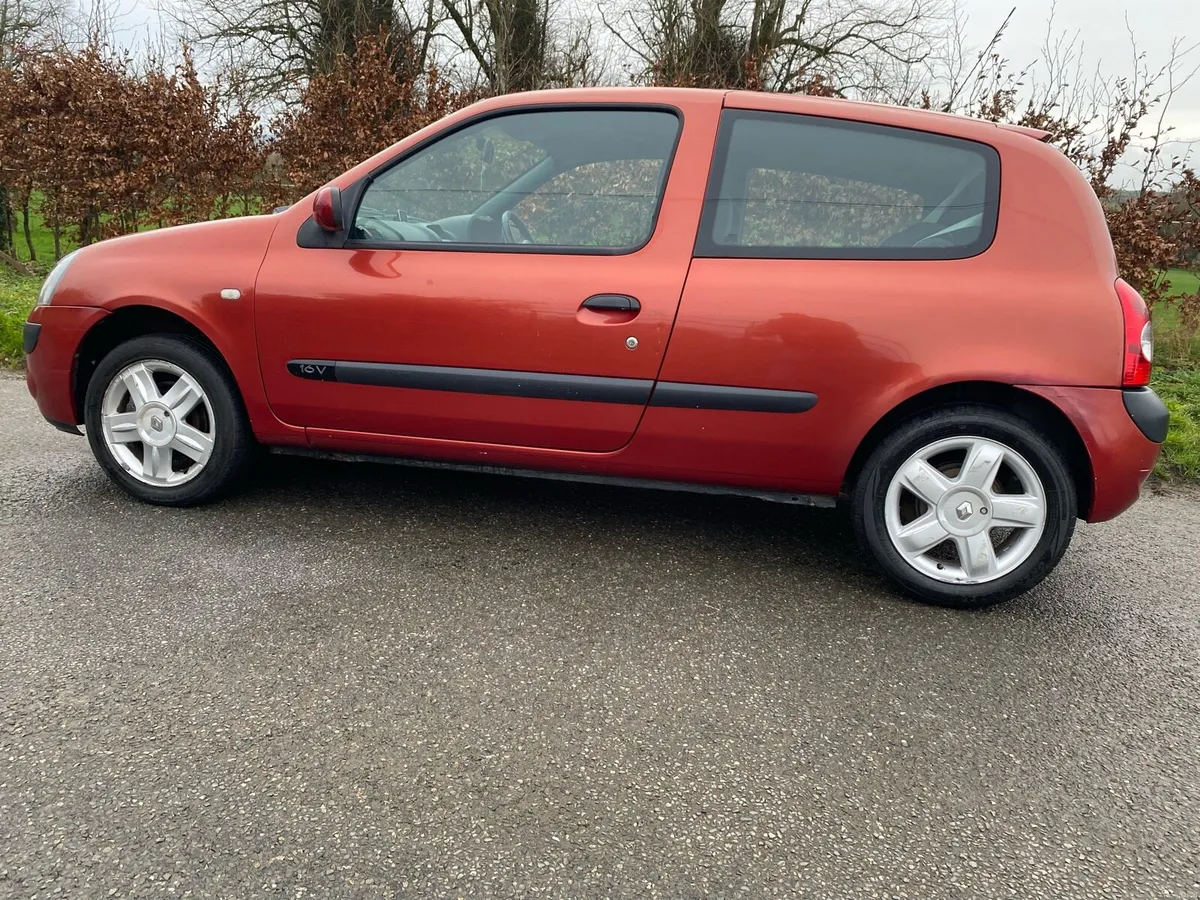 RENAULT CLIO 3 NEW NCT 2027 CAR IS NEW MINT - Image 4