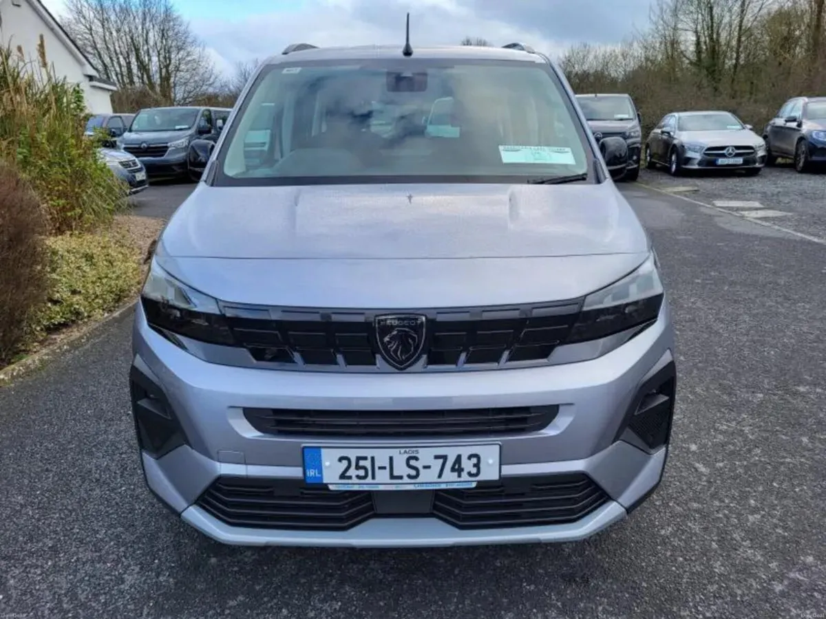 Wheelchair Accessible 251 Peugeot Rifter - Image 3