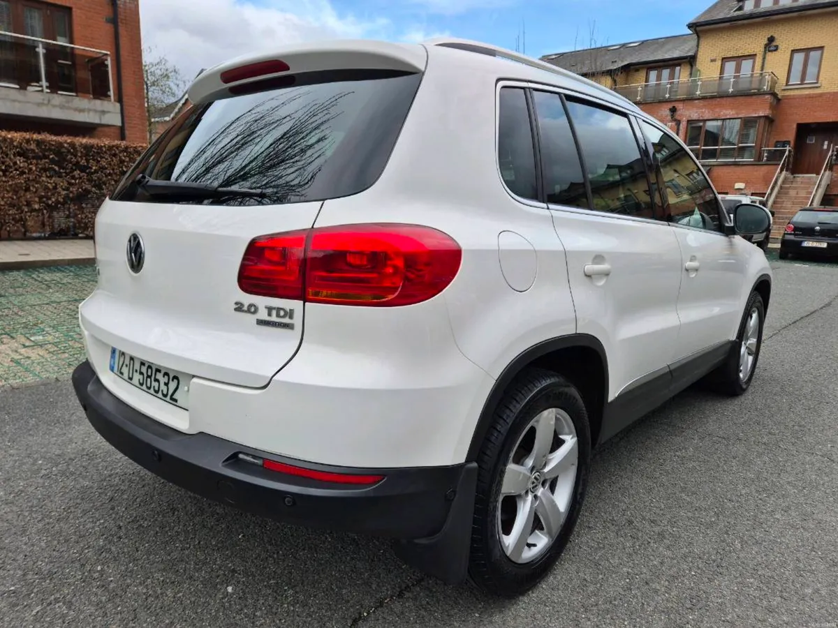 Volkswagen Tiguan 4 motion 4x4 Auto - Image 2