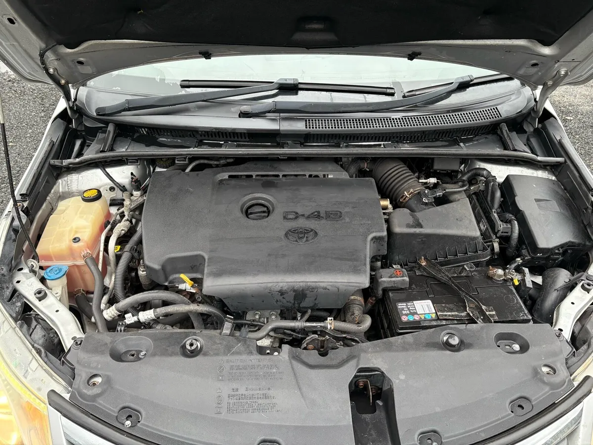Toyota Avensis 2500€ - Image 4