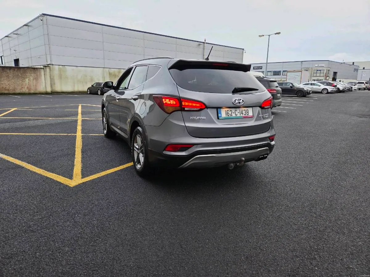 2016 hyundai santafe - Image 4