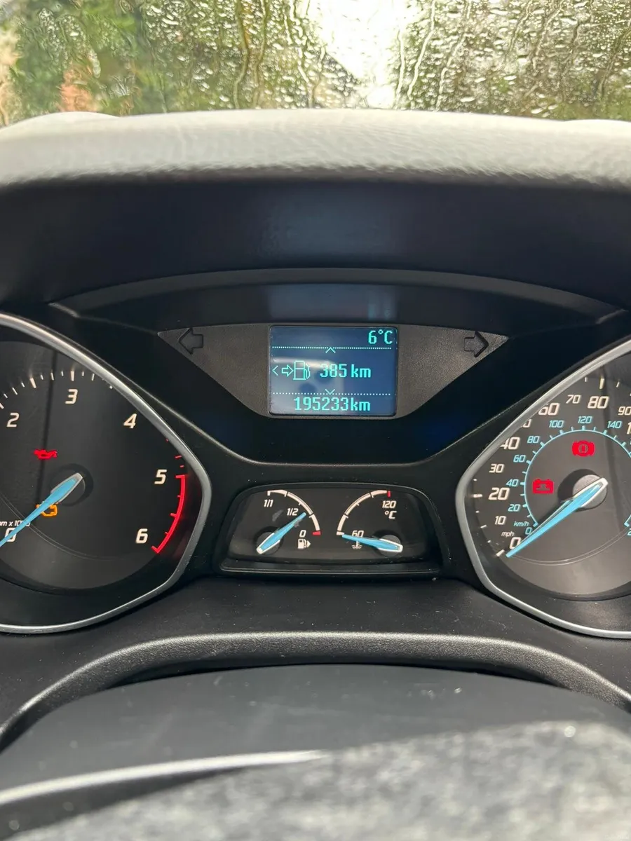 2012 Ford Focus Zetec 1.6 TDCI - Image 4