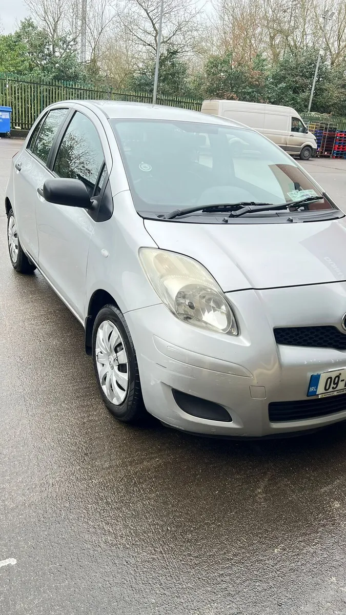 Toyota yaris - Image 2