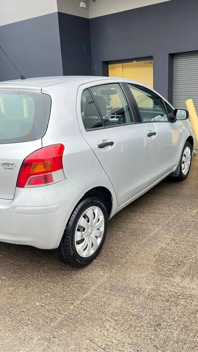 Toyota yaris - Image 3