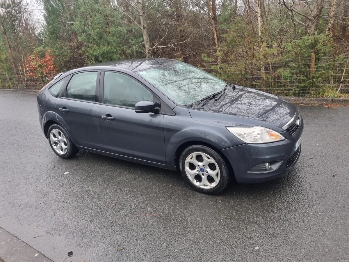 11 Ford Focus - Image 1