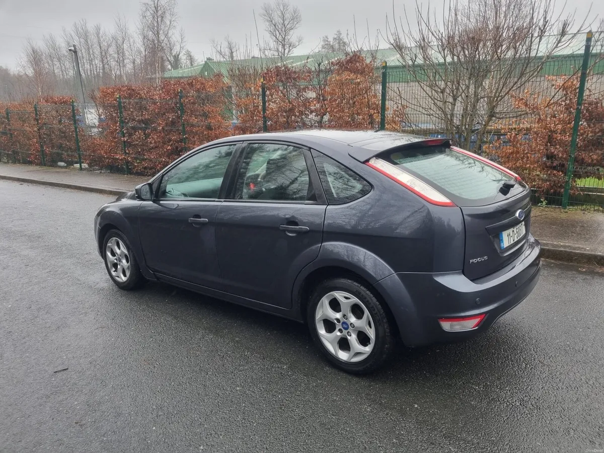 11 Ford Focus - Image 2
