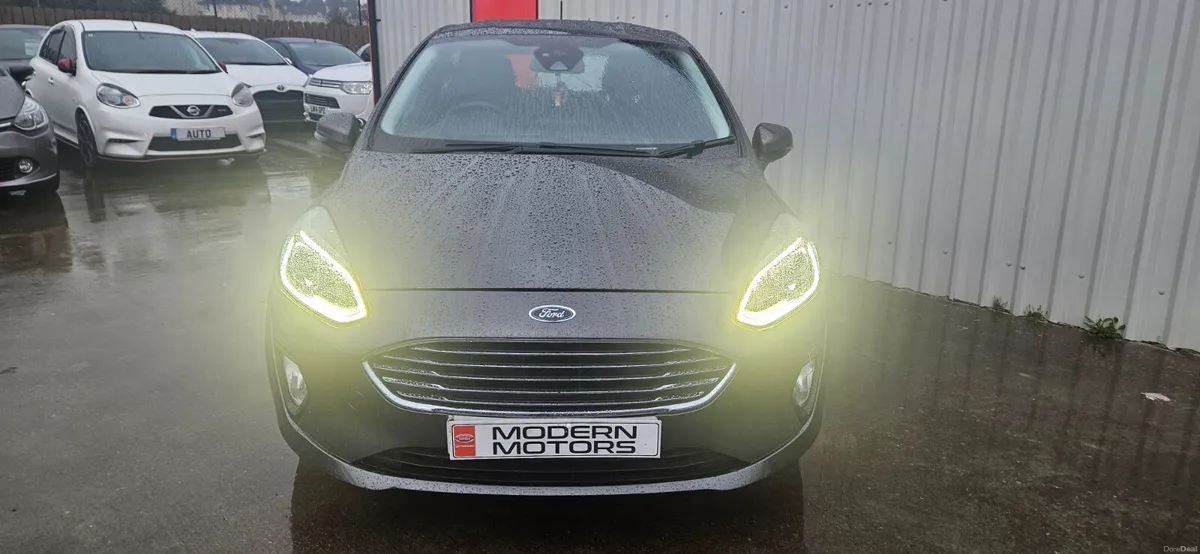 Ford Fiesta zetec petrol 1.1 5dr 84bhp new model - Image 4