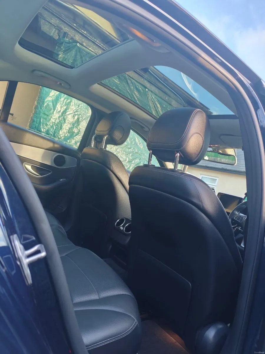 Mercedes-Benz C-Class 2017 - Image 4