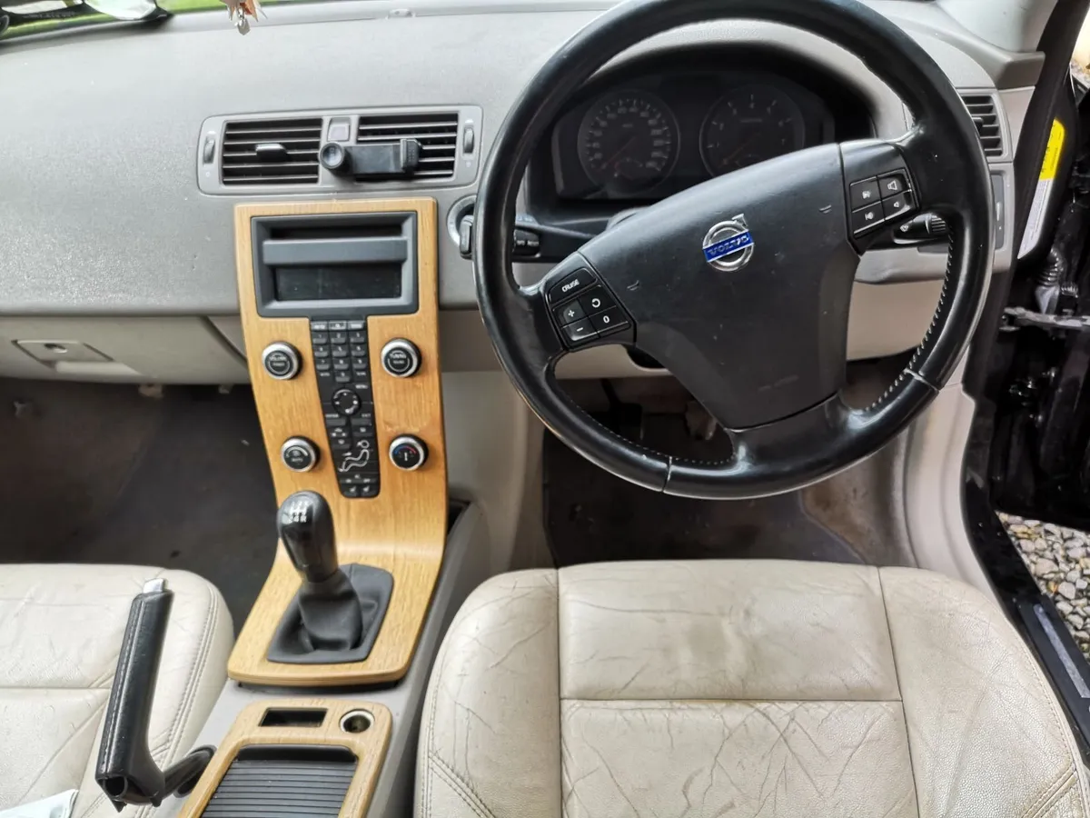 Volvo V50 2008 - Image 2