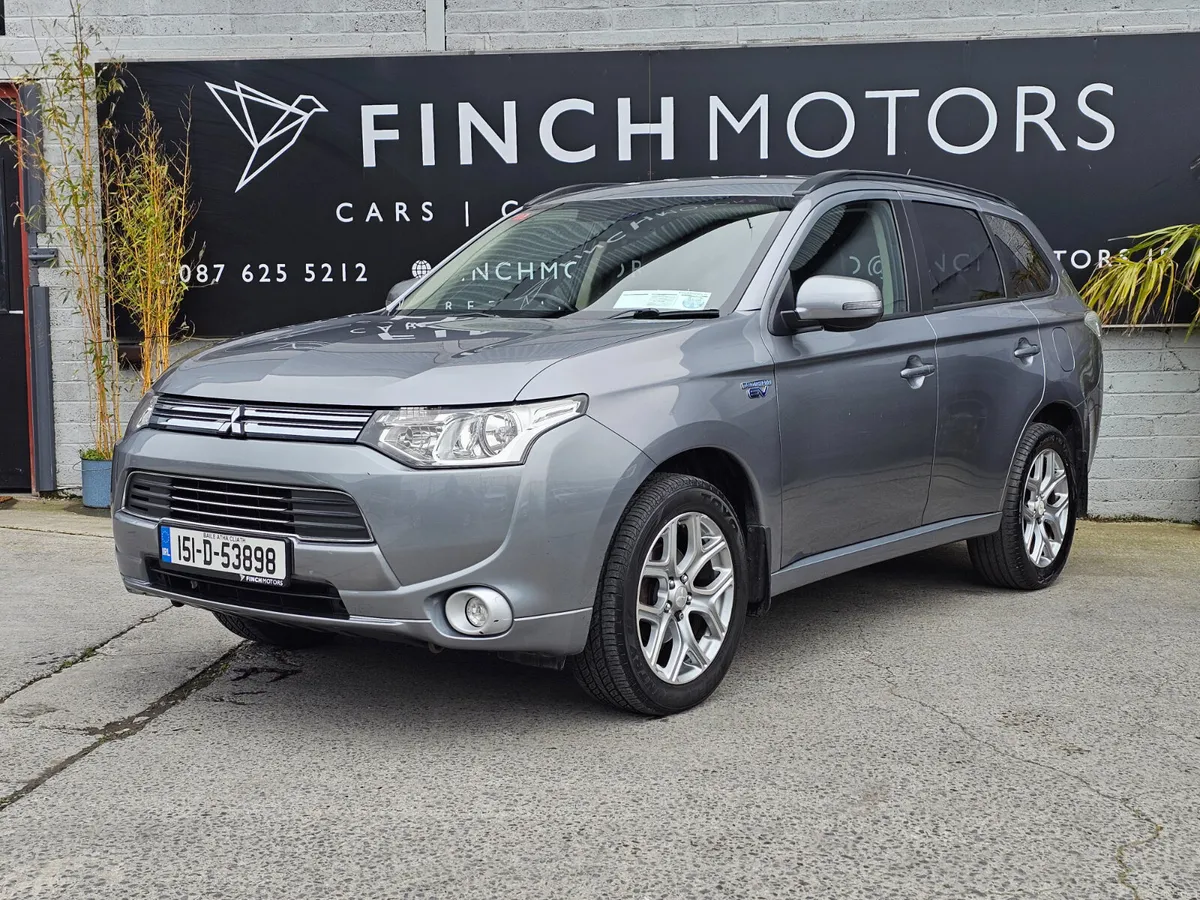MITSUBISHI OUTLANDER PHEV 4X4 // LOW MILEAGE - Image 3
