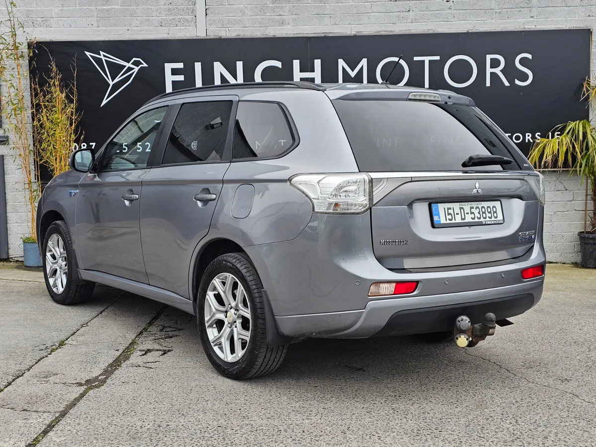 MITSUBISHI OUTLANDER PHEV 4X4 // LOW MILEAGE - Image 2