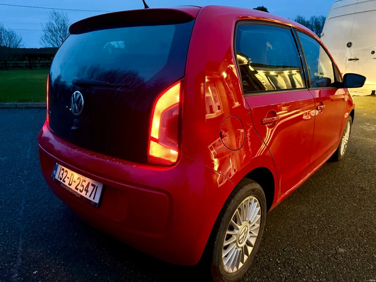 VW UP 1.0 Petrol Automatic Lady Owner - Image 4