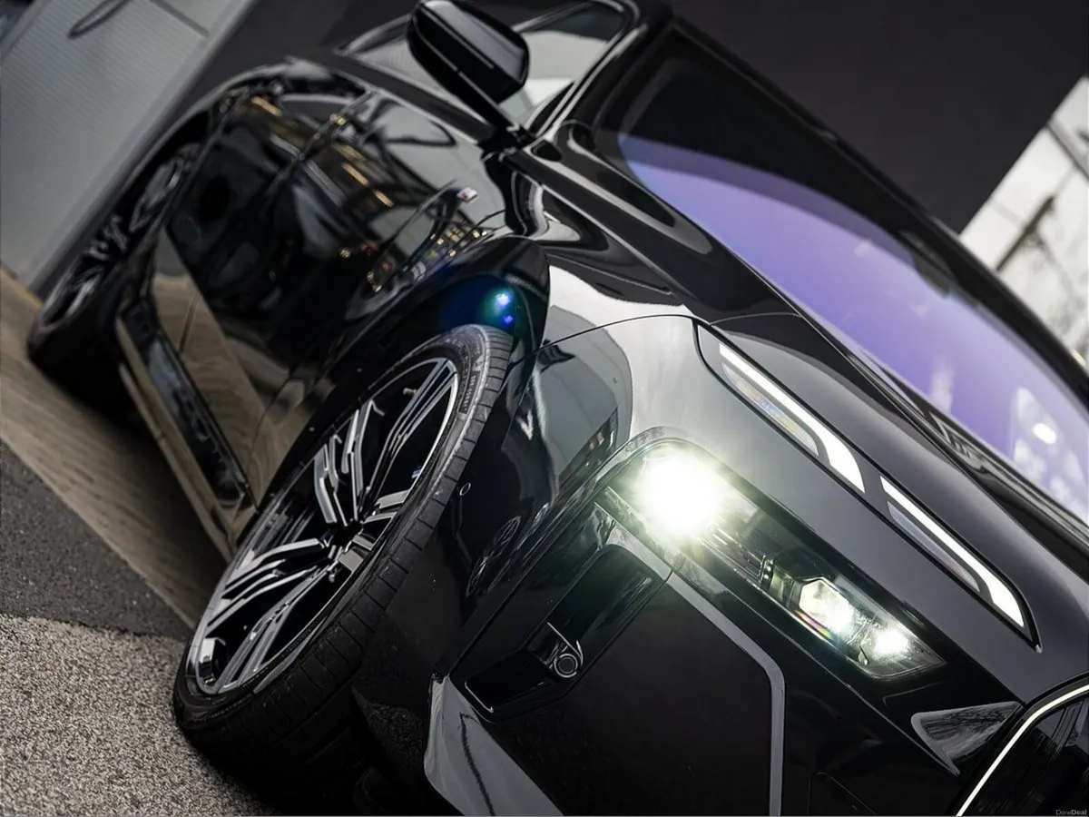 BMW 7-Series 750e XDRIVE M Sport **Huge Spec** - Image 3