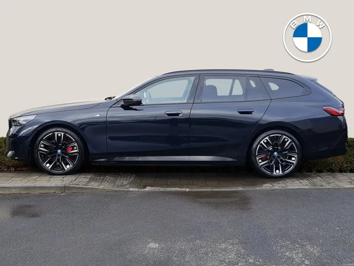 BMW i5 i5 M60 xDrive Touring - Image 3