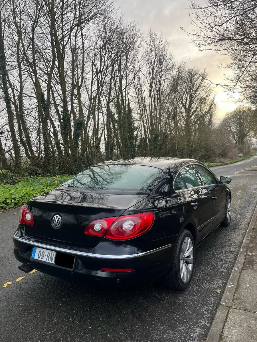 Volkswagen Passat 2009 - Image 2