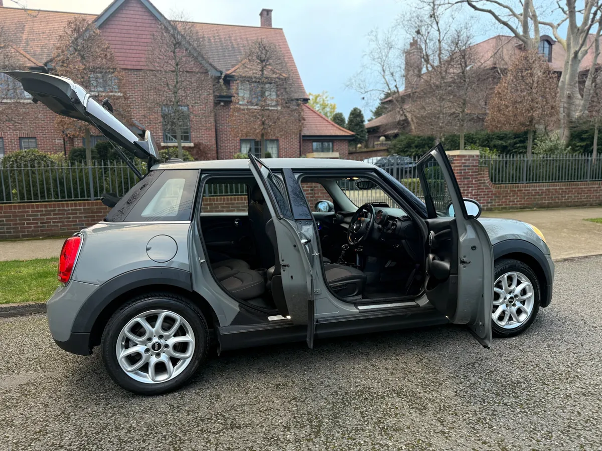 Mini Cooper. Auto. 91 Km. 1.5 D. 2-Year Warranty. - Image 1