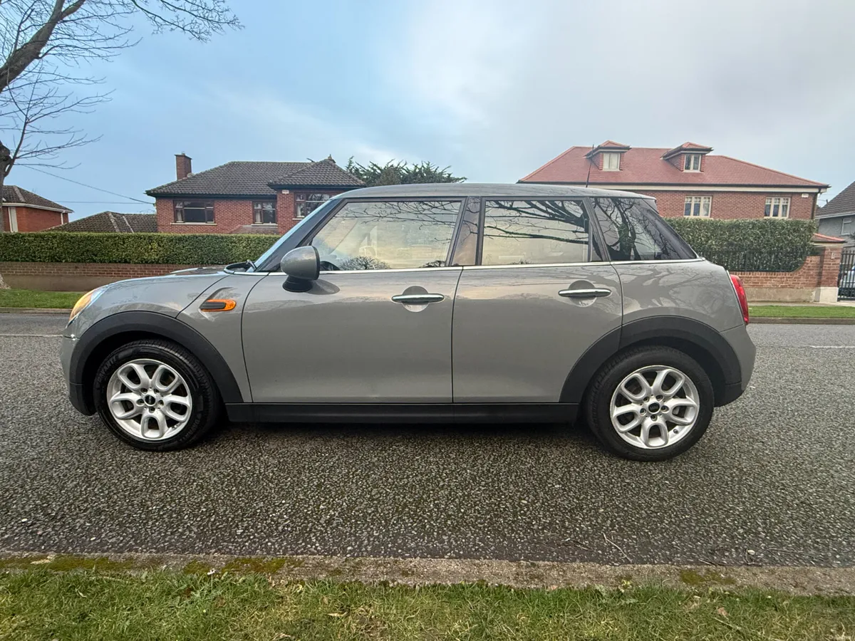 Mini Cooper. Auto. 91 Km. 1.5 D. 2-Year Warranty. - Image 2