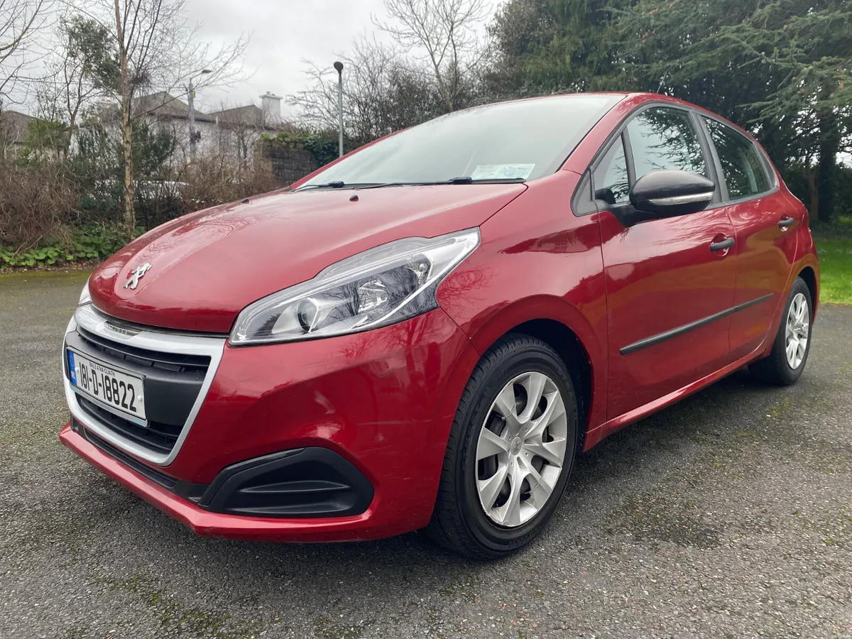 Peugeot 208 - 43,000 kms - €6,850 - Image 1