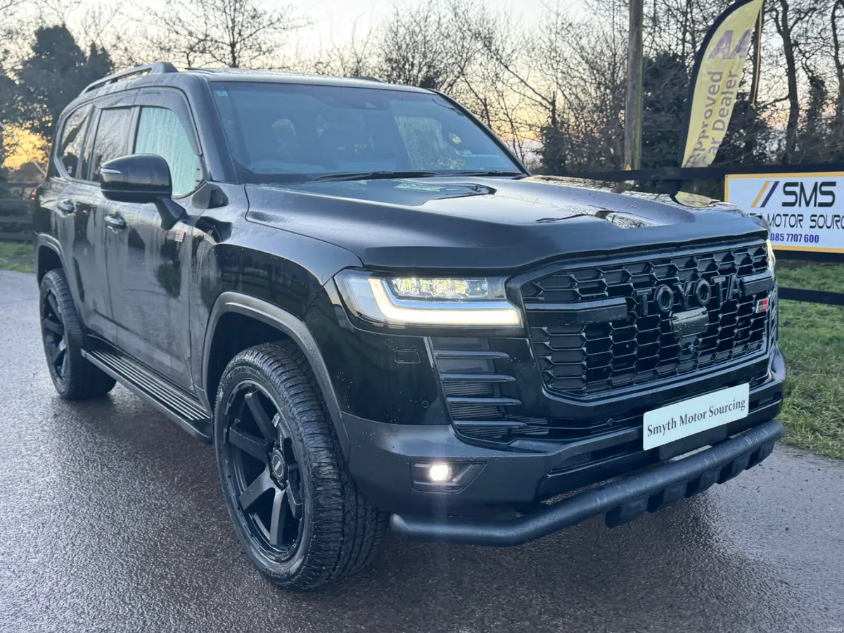 Toyota Landcruiser LC 300 3.3L V6  GR Sport***** - Image 3