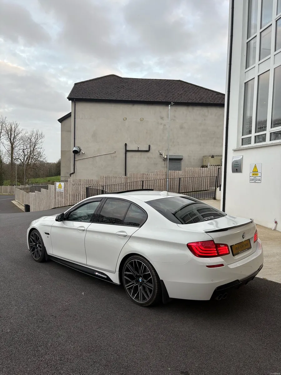 2016 BMW 5 SERIES 520 MSPORT - Image 3