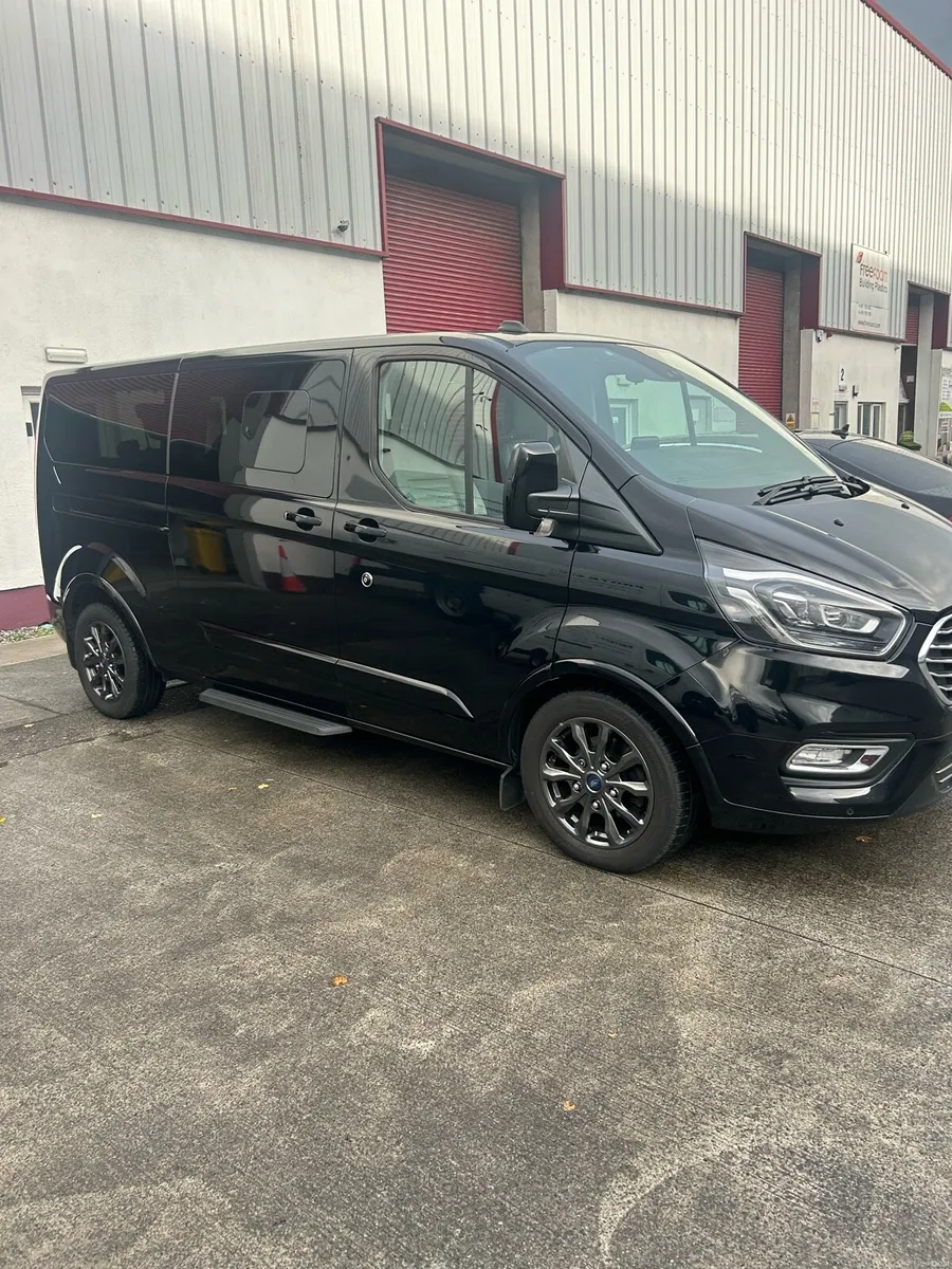 Ford Tourneo Custom - Image 1