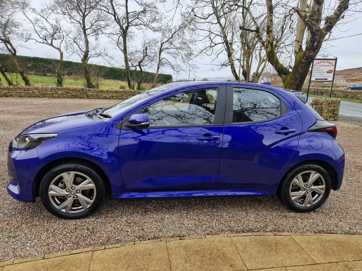 Toyota Yaris 2025 - Image 2