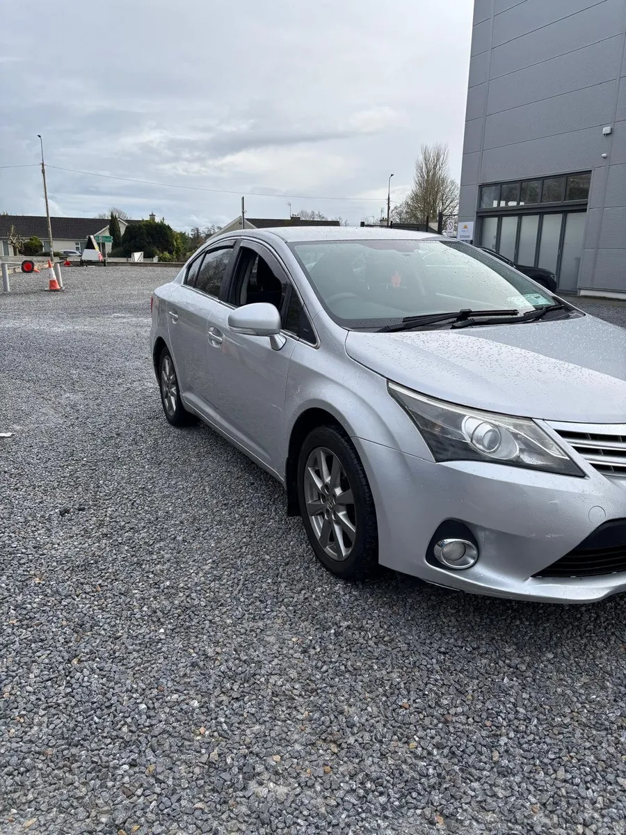 141 Toyota avensis 2.0 d4d nct and tax - Image 2