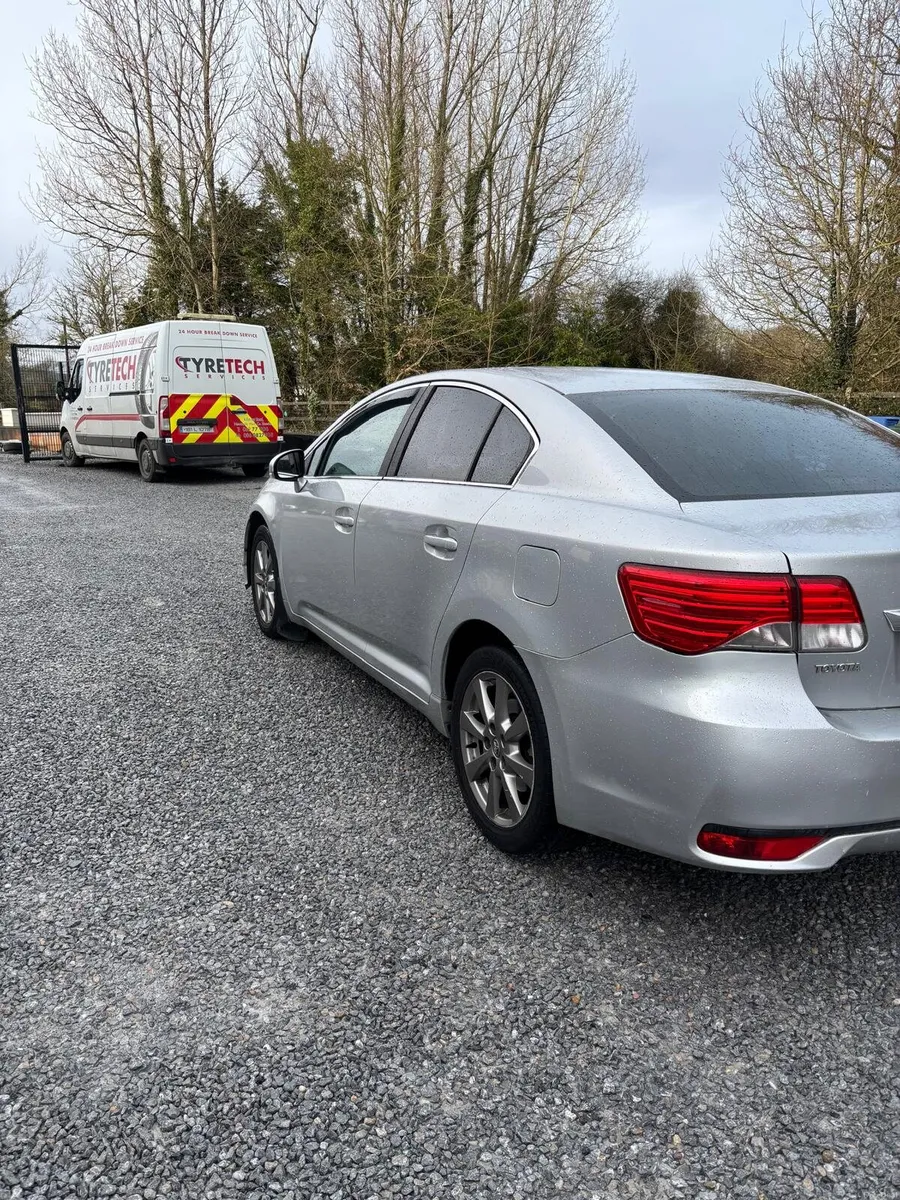 141 Toyota avensis 2.0 d4d nct and tax - Image 4