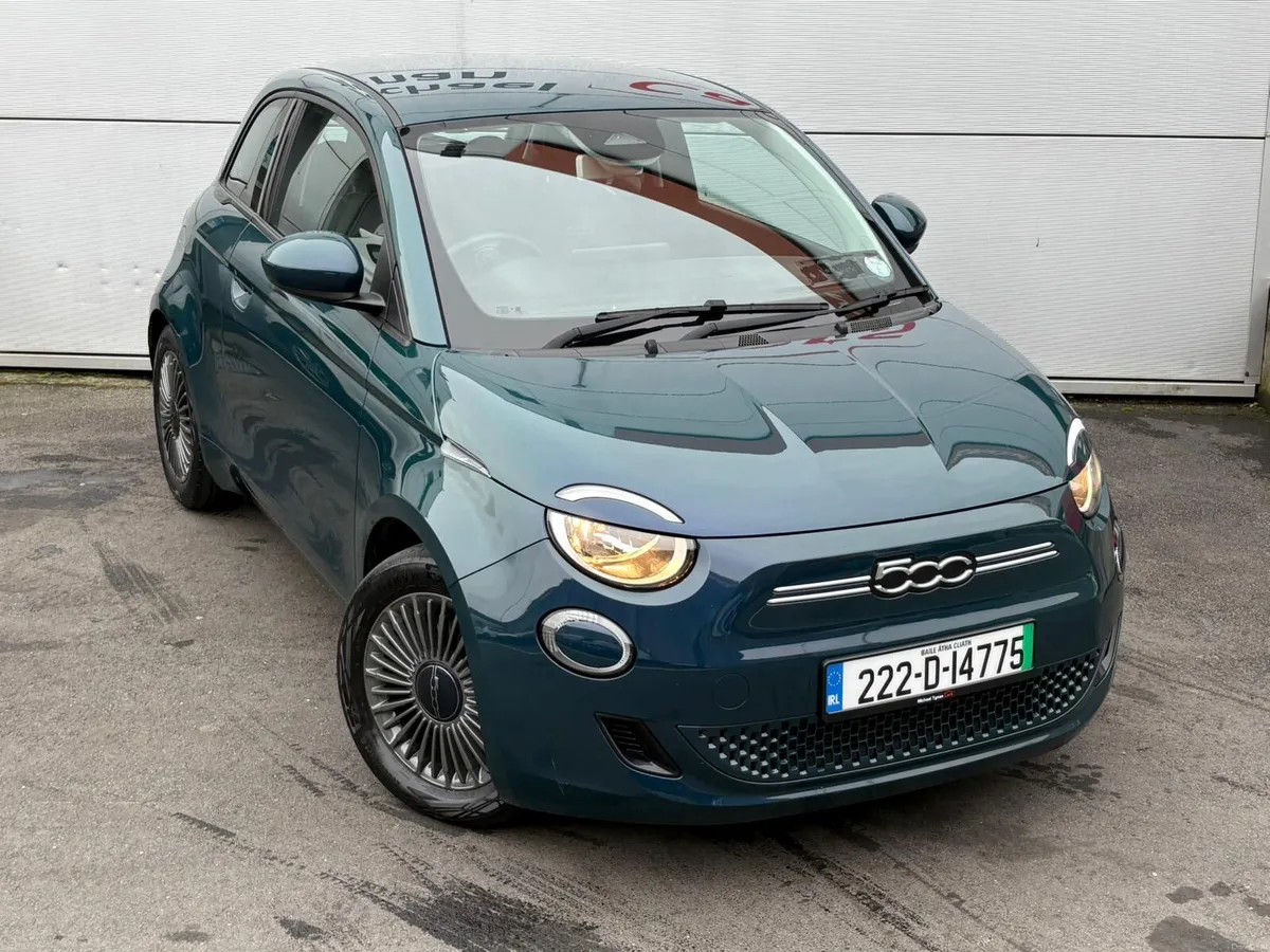 2022 Fiat 500 Icon EV 42kwh, CarPlay,  16" Alloys - Image 3