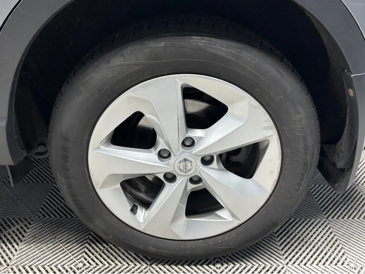 Nissan Qashqai 1.5 SV 18 4DR - Image 2