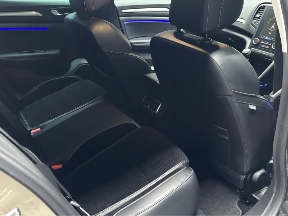 Renault Megane DYNAMIQUE S NAV DCI 110 4DR - Image 3