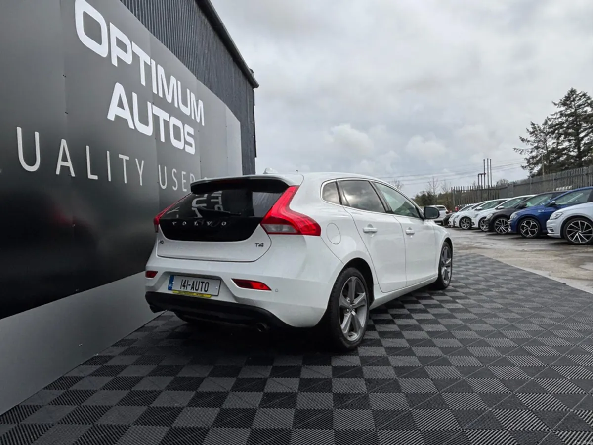 Volvo V40 Volvo V40 T4  1.6 petrol auto - Image 2