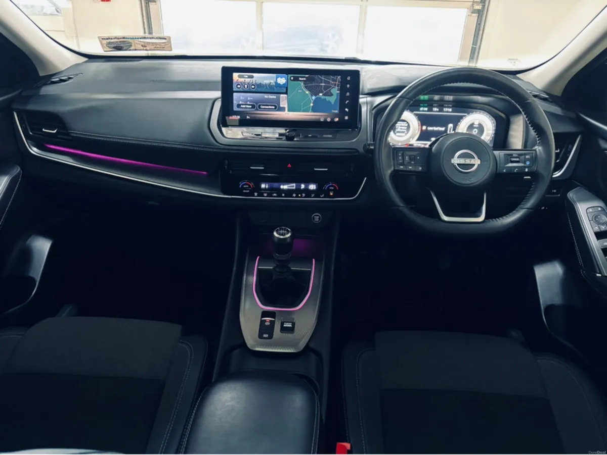 Nissan Qashqai 1.3 HYB SV PREMIUM MY2 - Image 3