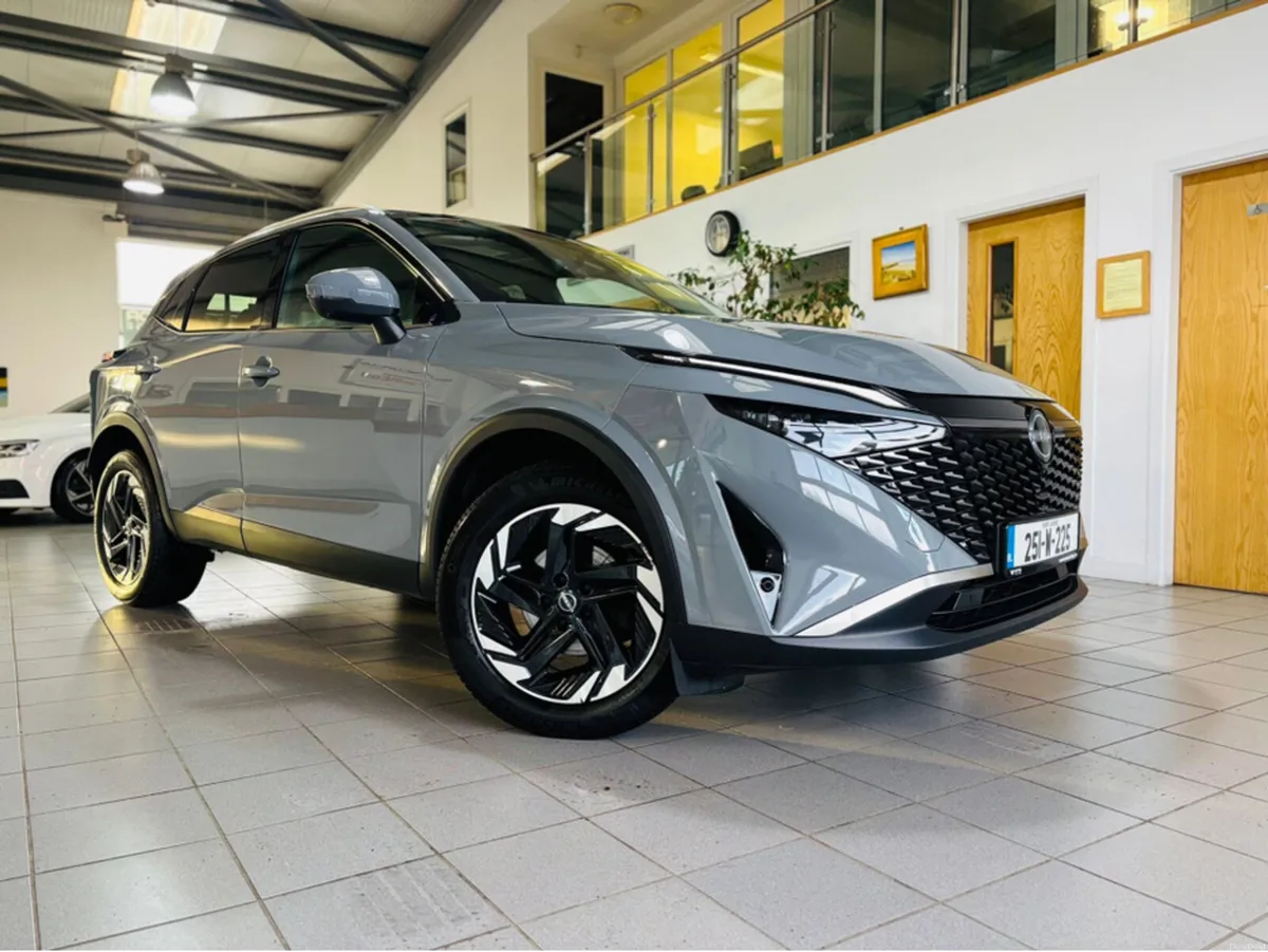 Nissan Qashqai 1.3 HYB SV PREMIUM MY2 - Image 1