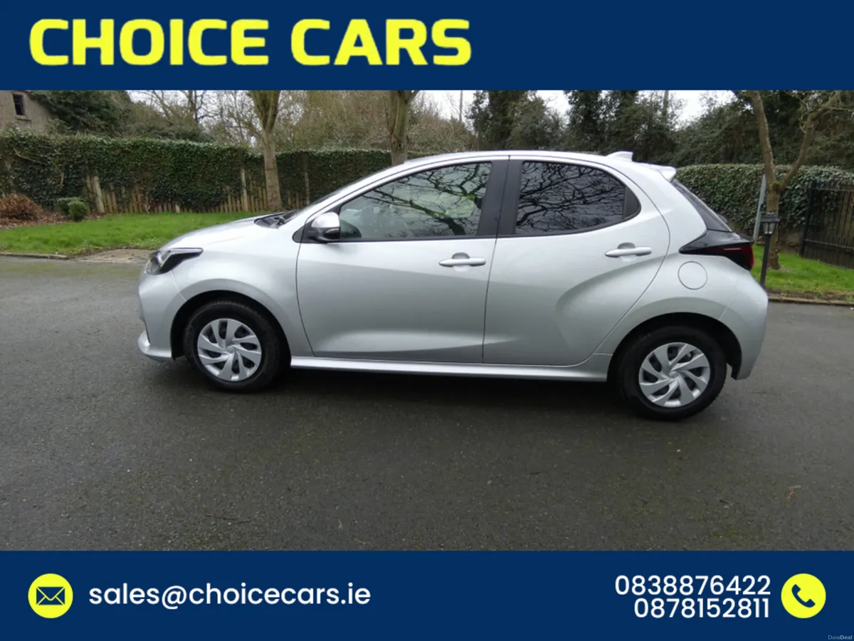 Toyota Yaris 1.5 AUTO HYBRID - Image 3