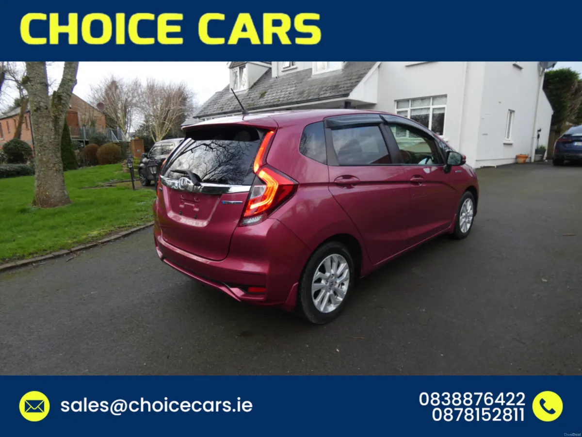 Honda Fit 1.5 AUTO HYBRID ONLY 49000 KM - Image 3