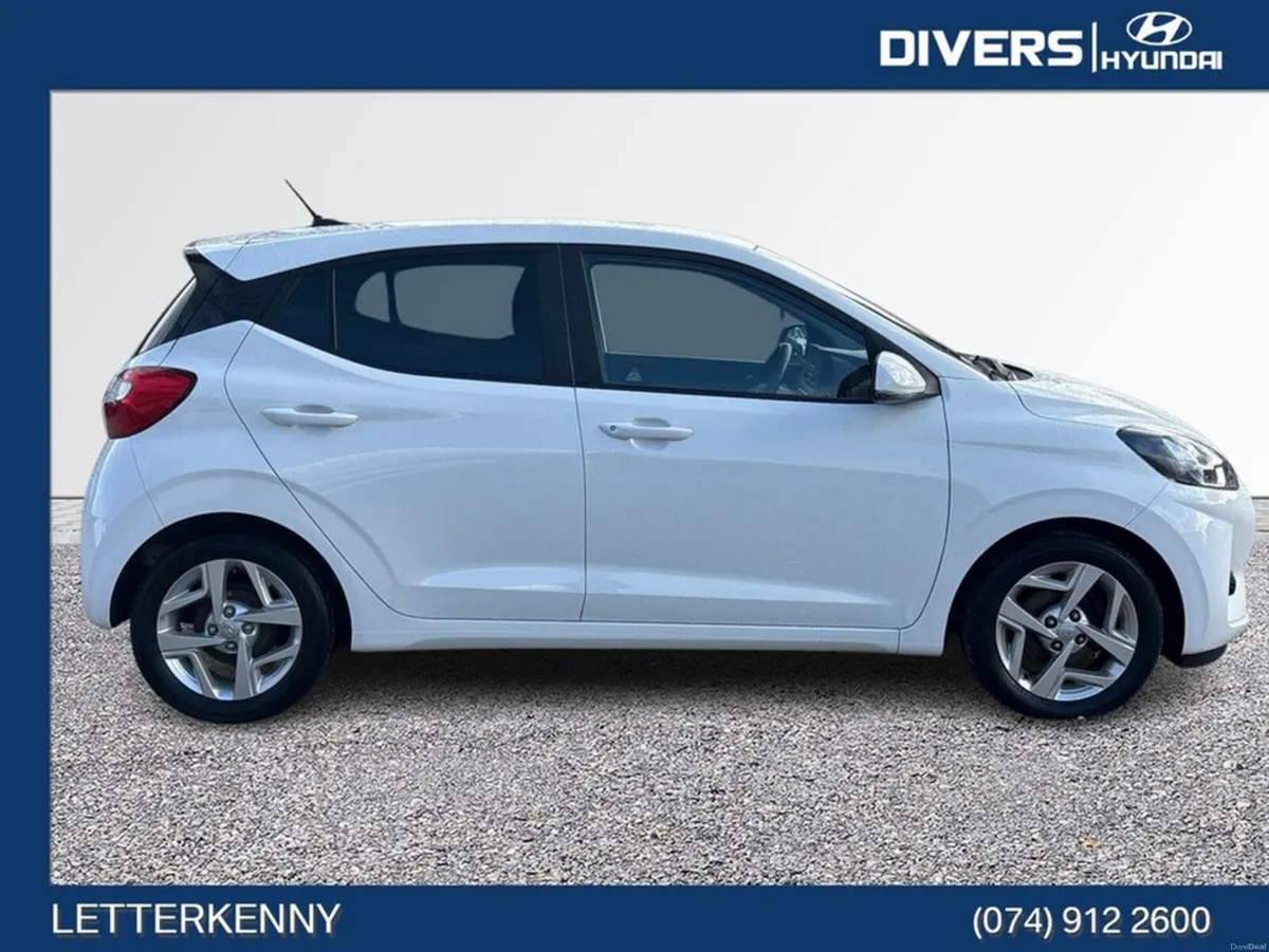 Hyundai i10 Deluxe - Image 3